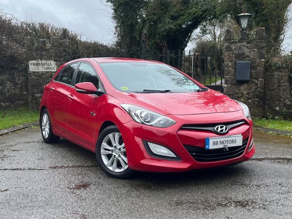Hyundai i30 Hatchback, Diesel, 2014, Red