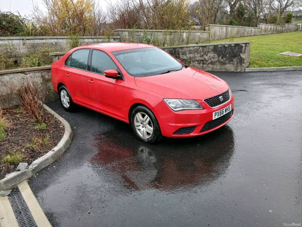SEAT Toledo Hatchback, Diesel, 2016, Red