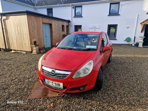 Opel Corsa Hatchback, Petrol, 2007, Red