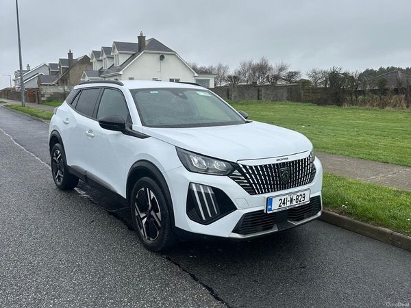 Peugeot 2008 MPV, Petrol, 2024, White