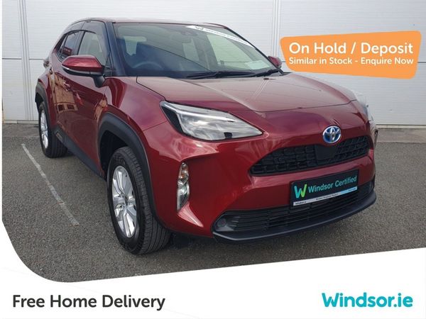 Toyota Yaris Cross Hatchback, Petrol Hybrid, 2021, Red
