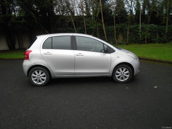 Toyota Yaris Hatchback, Petrol, 2008, Silver