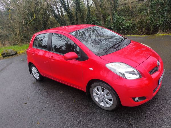 Toyota Yaris Hatchback, Petrol, 2010, Red