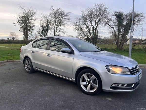 Volkswagen Passat Saloon, Diesel, 2011, Silver