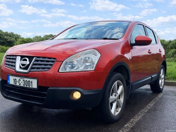 Nissan Qashqai Hatchback, Petrol, 2010, Red