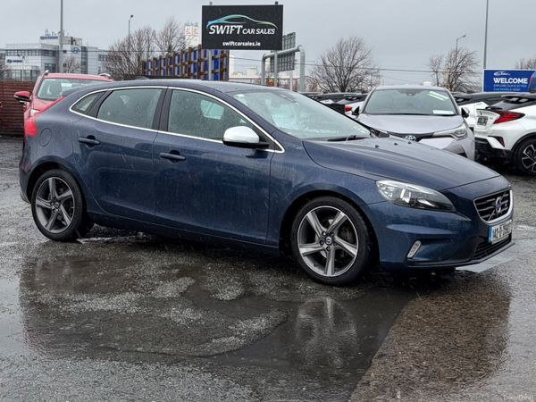 Volvo V40 Hatchback, Diesel, 2014, Blue