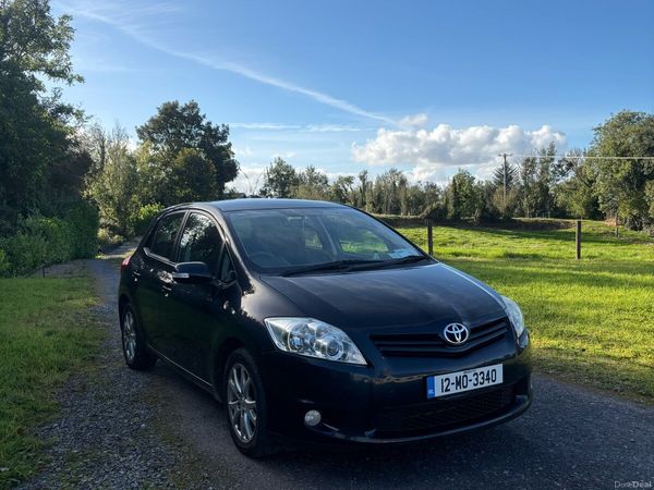 Toyota Auris Hatchback, Petrol, 2012, Grey