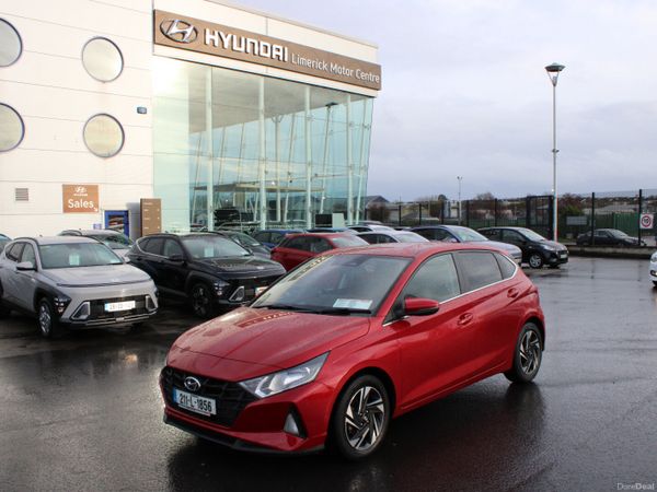 Hyundai i20 Hatchback, Petrol, 2021, Red