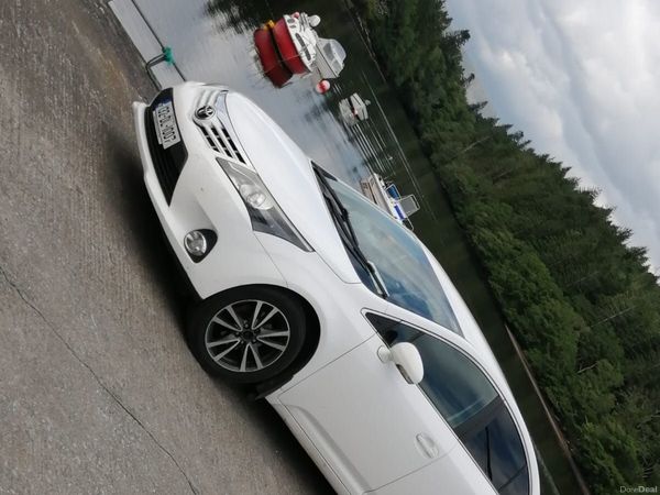 Toyota Avensis Saloon, Diesel, 2013, White