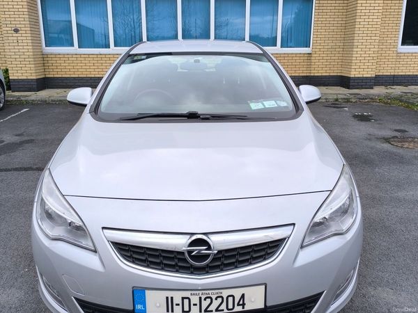 Opel Astra Hatchback, Diesel, 2011, Silver