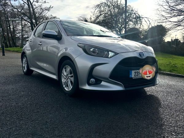 Toyota Yaris Hatchback, Petrol Hybrid, 2023, Grey