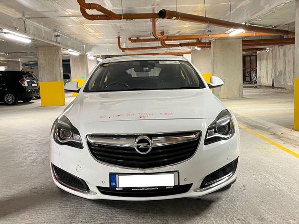 Opel Insignia Hatchback, Petrol, 2016, White
