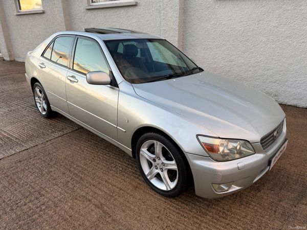 Lexus IS Saloon, Petrol, 2000, Silver