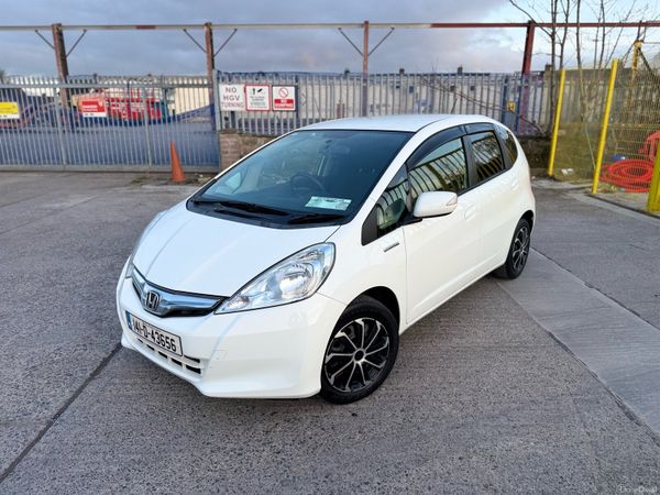 Honda Fit Hatchback, Petrol Hybrid, 2014, White