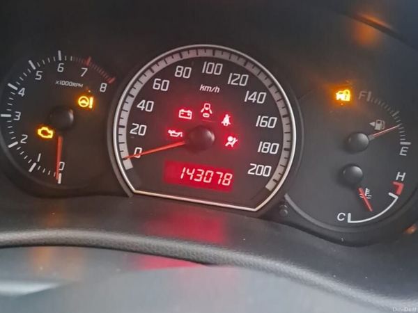 Suzuki Swift Hatchback, Petrol, 2009, Red