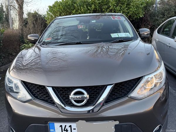Nissan Qashqai Hatchback, Petrol, 2014, Beige