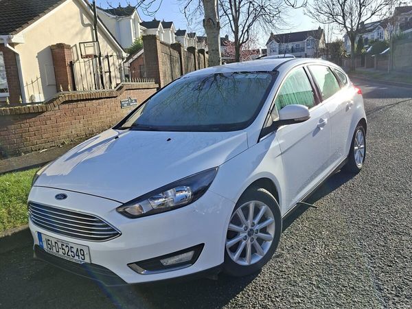 Ford Focus Hatchback, Petrol, 2015, White