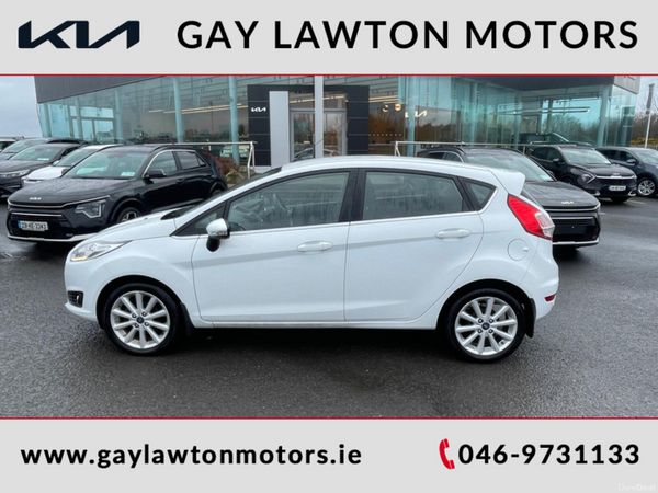 Ford Fiesta Hatchback, Petrol, 2016, White