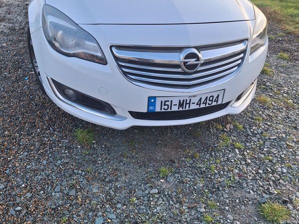 Opel Insignia Hatchback, Diesel, 2015, White
