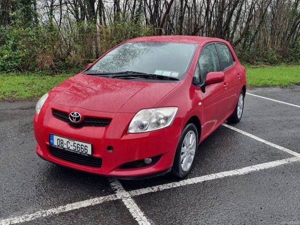 Toyota Auris Hatchback, Petrol, 2008, Red