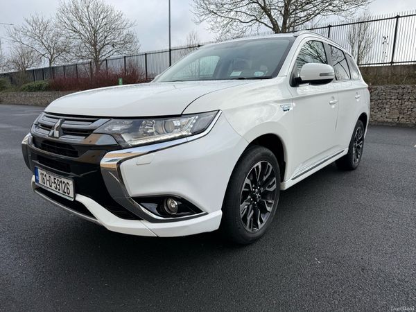 Mitsubishi Outlander SUV, Petrol Plug-in Hybrid, 2016, White