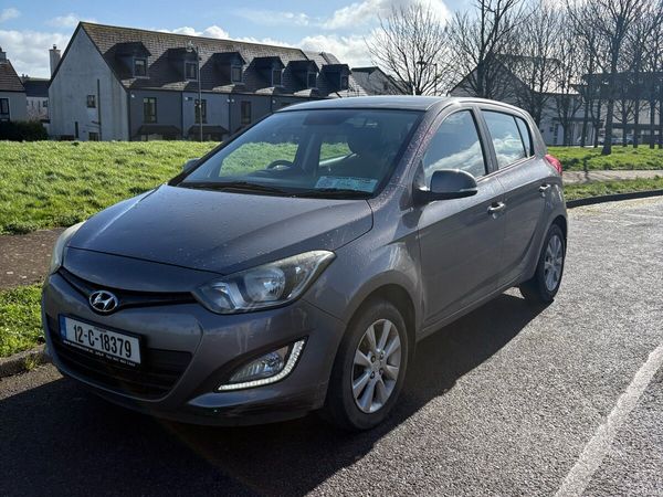 Hyundai i20 Hatchback, Petrol, 2012, Grey