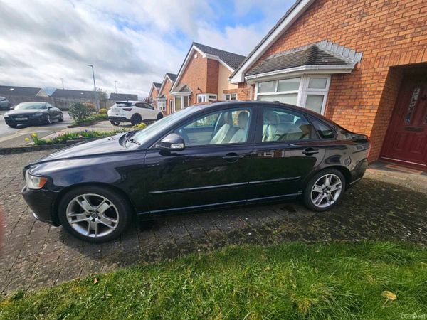 Volvo S40 Saloon, Diesel, 2010, Black