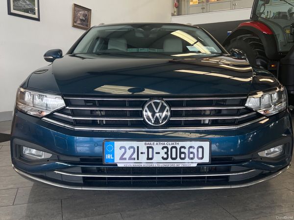 Volkswagen Passat Estate, Diesel, 2022, Blue