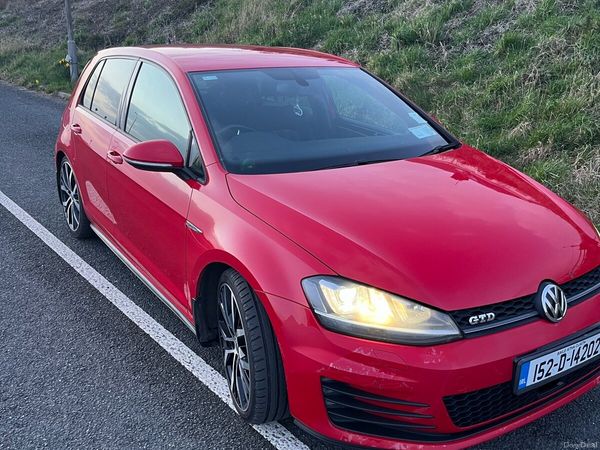 Volkswagen Golf Estate, Diesel, 2015, Red