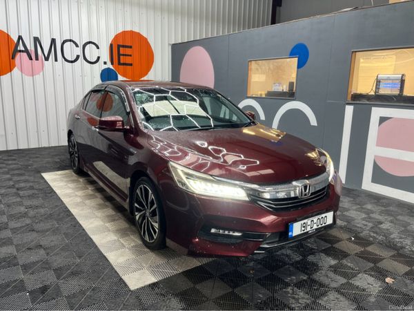 Honda Accord Saloon, Petrol Hybrid, 2019, Red