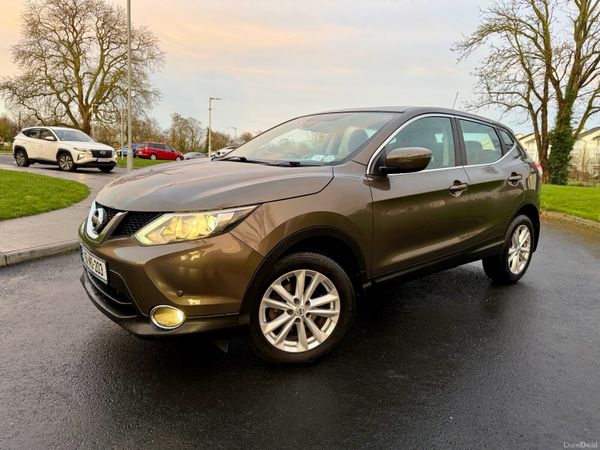 Nissan Qashqai Hatchback, Diesel, 2015, Brown