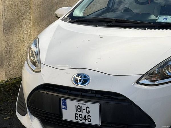 Toyota Aqua Hatchback, Petrol Hybrid, 2018, White