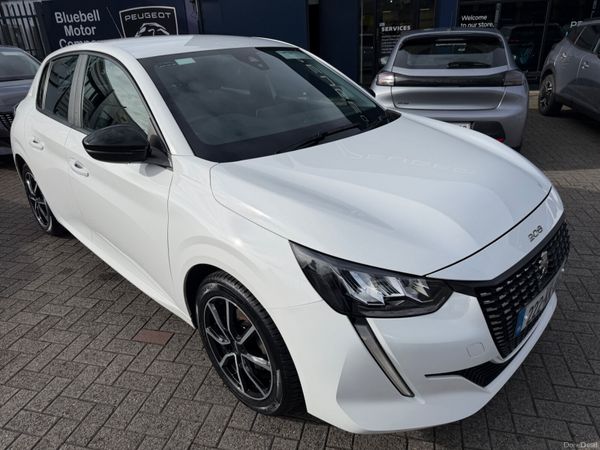 Peugeot 208 Hatchback, Petrol, 2022, White