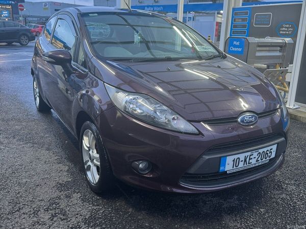 Ford Fiesta Hatchback, Diesel, 2010, Red