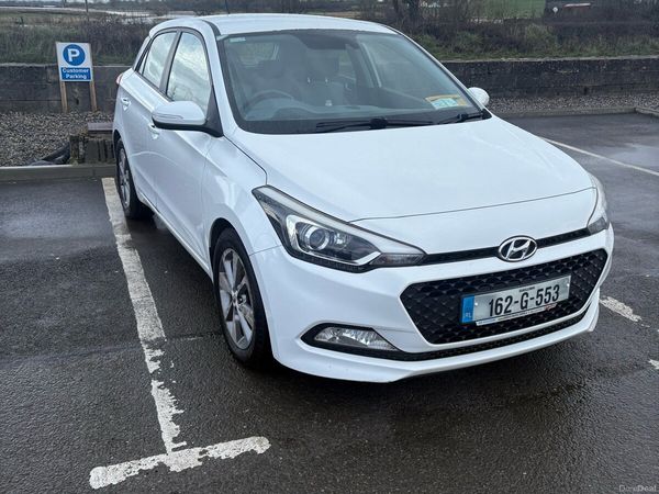 Hyundai i20 Hatchback, Petrol, 2016, White