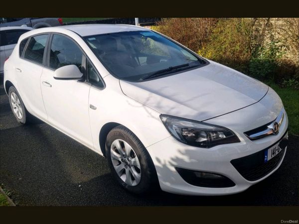 Vauxhall Astra Hatchback, Diesel, 2014, White