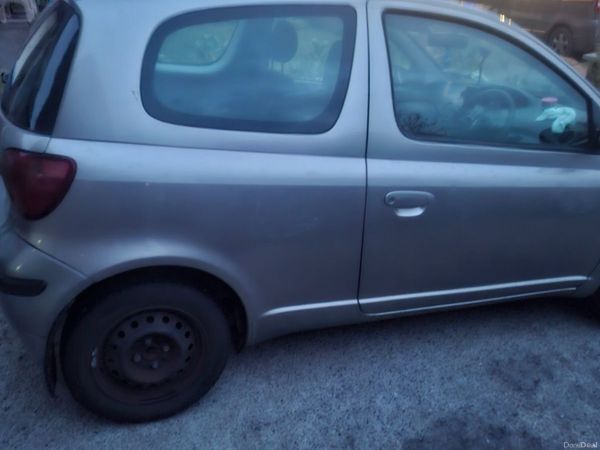 Toyota Yaris Hatchback, Petrol, 2004, Grey