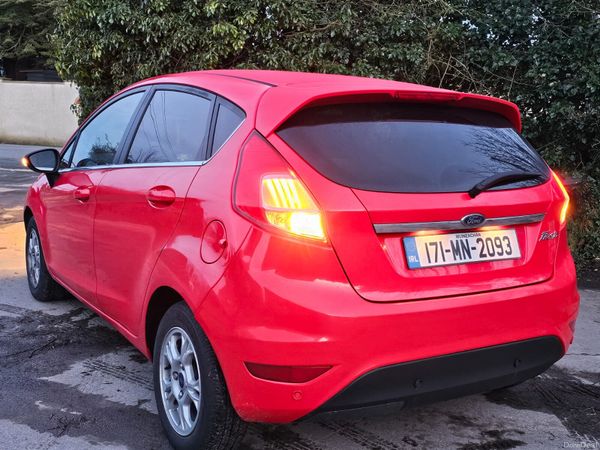 Ford Fiesta Hatchback, Diesel, 2017, Red