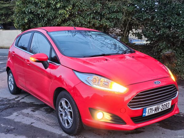 Ford Fiesta Hatchback, Diesel, 2017, Red