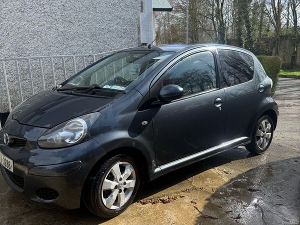 Toyota Aygo Hatchback, Petrol, 2011, Grey