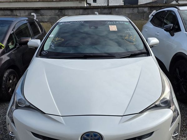 Toyota Prius Hatchback, Petrol Hybrid, 2017, White