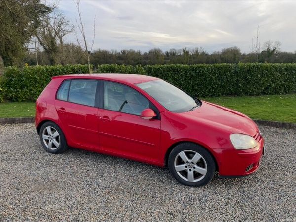 Volkswagen Golf Hatchback, Petrol, 2007, Red