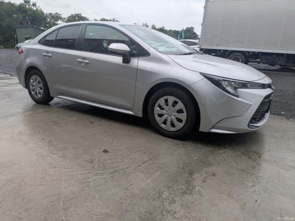 Toyota Corolla Saloon, Petrol Hybrid, 2023, Silver
