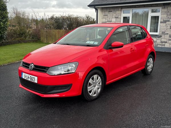 Volkswagen Polo Hatchback, Petrol, 2011, Red