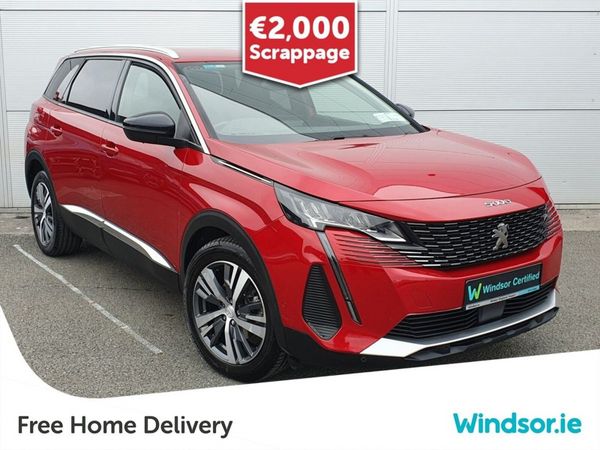 Peugeot 5008 MPV, Petrol, 2022, Red