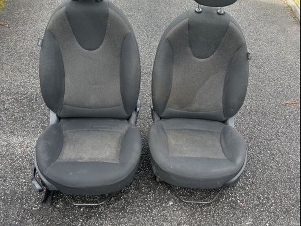 Mini First Hatchback, Petrol, 2010, White