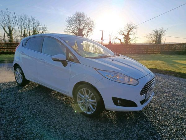 Ford Fiesta Hatchback, Petrol, 2013, White