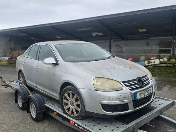 Volkswagen Jetta Saloon, Diesel, 2007, Silver