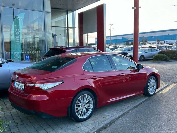 Toyota Camry Saloon, Petrol Hybrid, 2021, Red