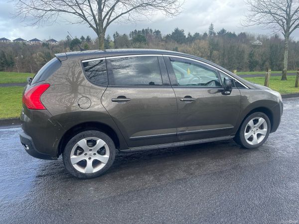 Peugeot 3008 MPV, Diesel, 2012, Brown